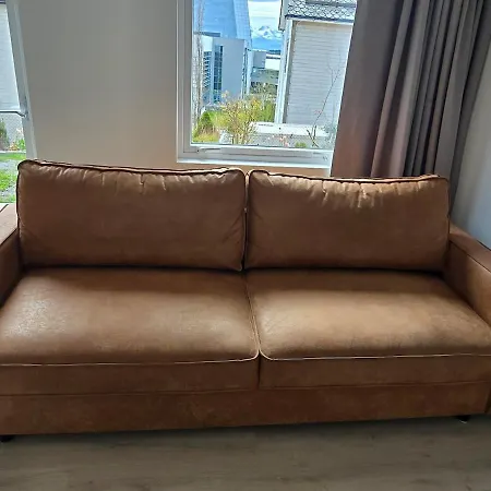 아파트 Modern With Garden And View