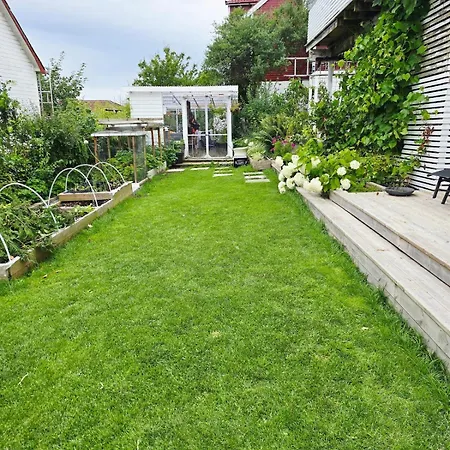 Modern With Garden And View 莫尔德