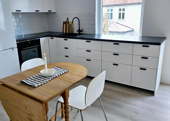 Modern With Garden And View Molde